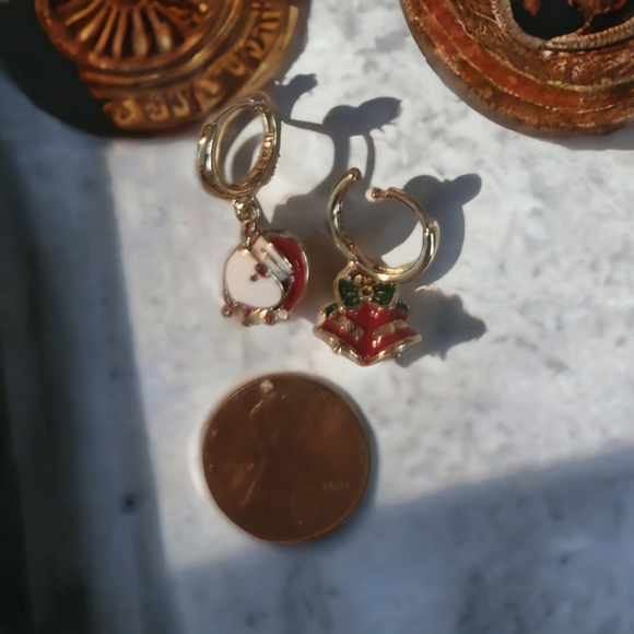 Last One! NEW!  CHRISTMAS Mismatched Earrings - Picture 8 of 8